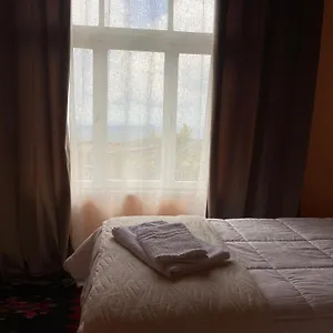 Llulla Habitación en casa particular Krujë